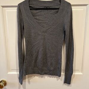 EXPRESS WOMANS V NECK GRAY SWEATER SIZE SMALL